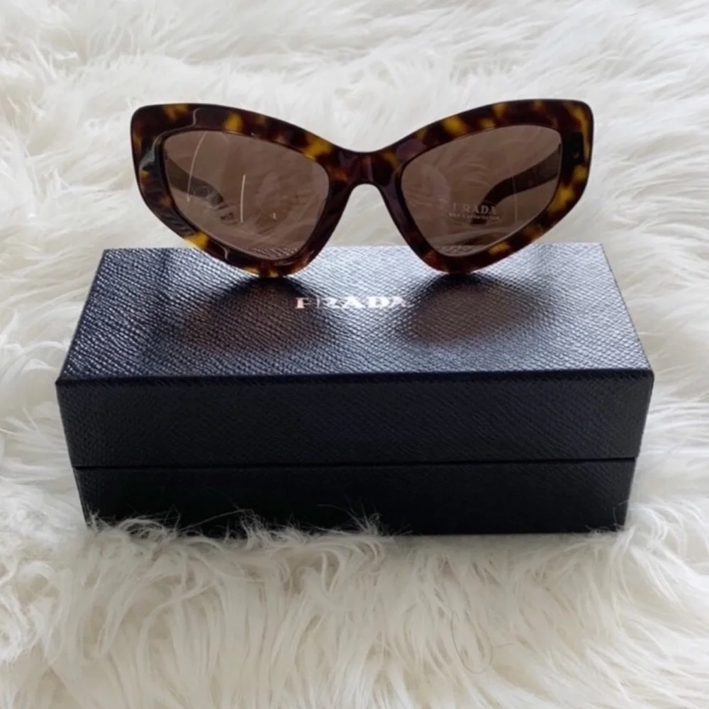 Free Prada Sunglasses, New - Picture 2 of 10